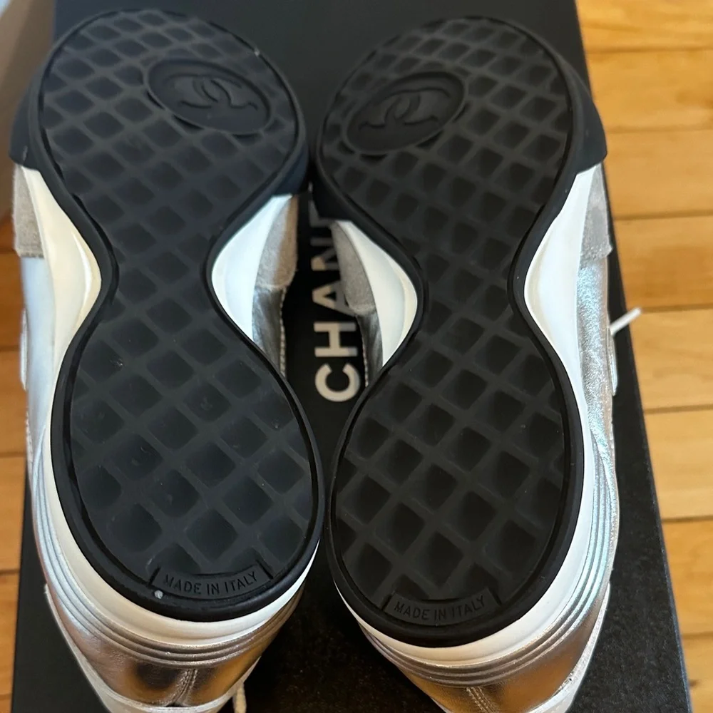 CHANEL Metallic Silver Quilted Sneakers - Picture 4 of 7